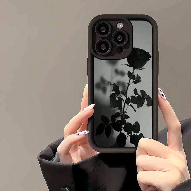 جراب آيفون أسود أنيق بتصميم الوردة السوداء الفنية 📱🖤