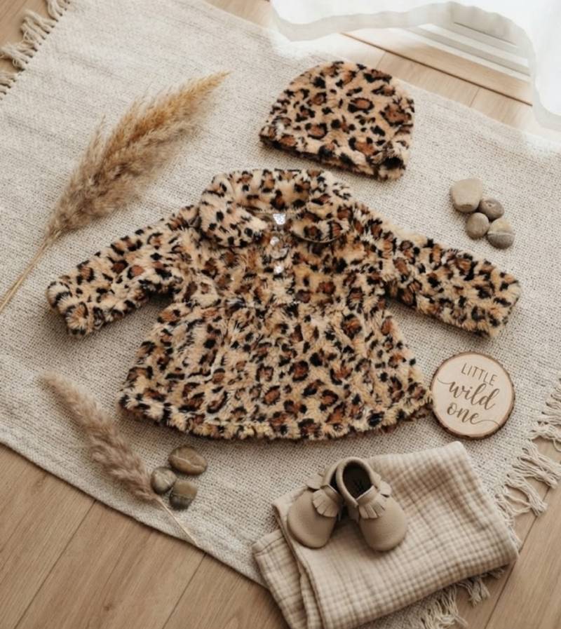 ​طقم المعطف الفرو بنقشة النمر للأطفال (مع قبعة متطابقة) 🐆✨